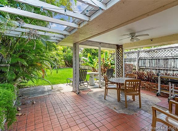 4th image of 2412 N Ocean Blvd