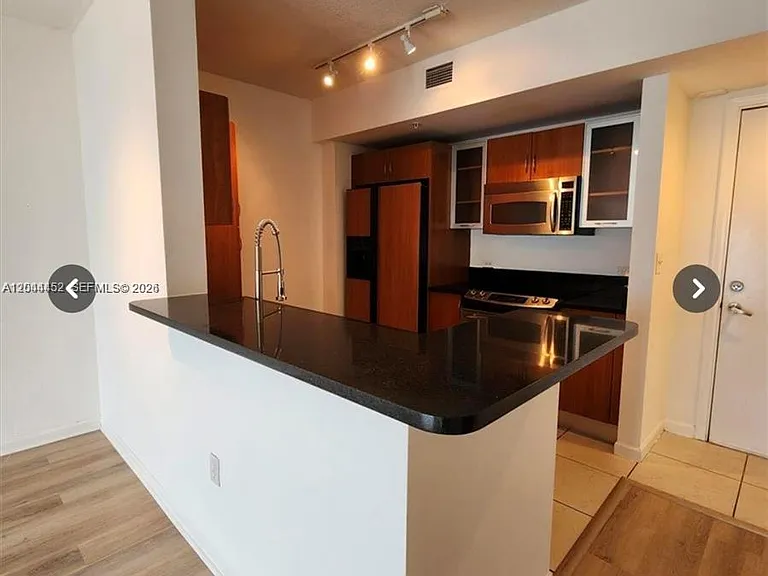 18800 NE 29th Ave #1007 — Photo 2