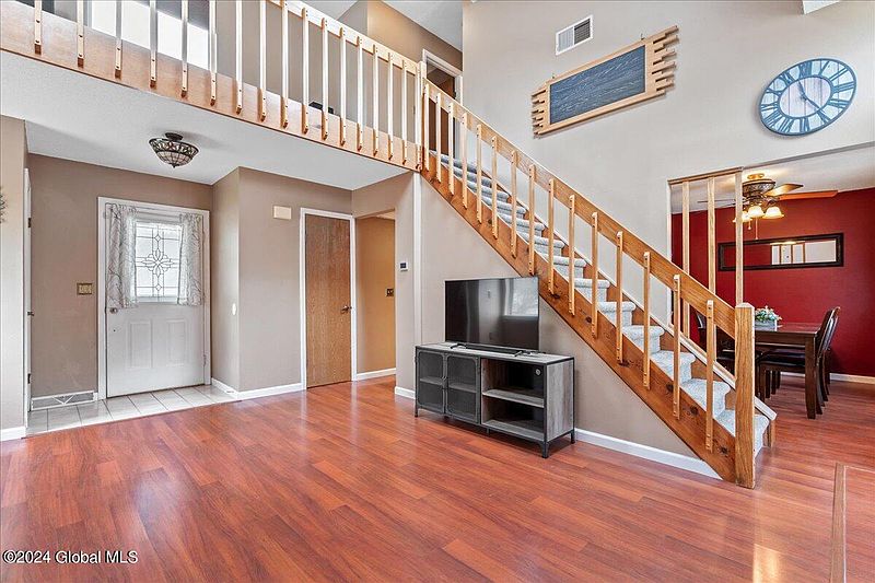 4th image of 31 Heyden Road