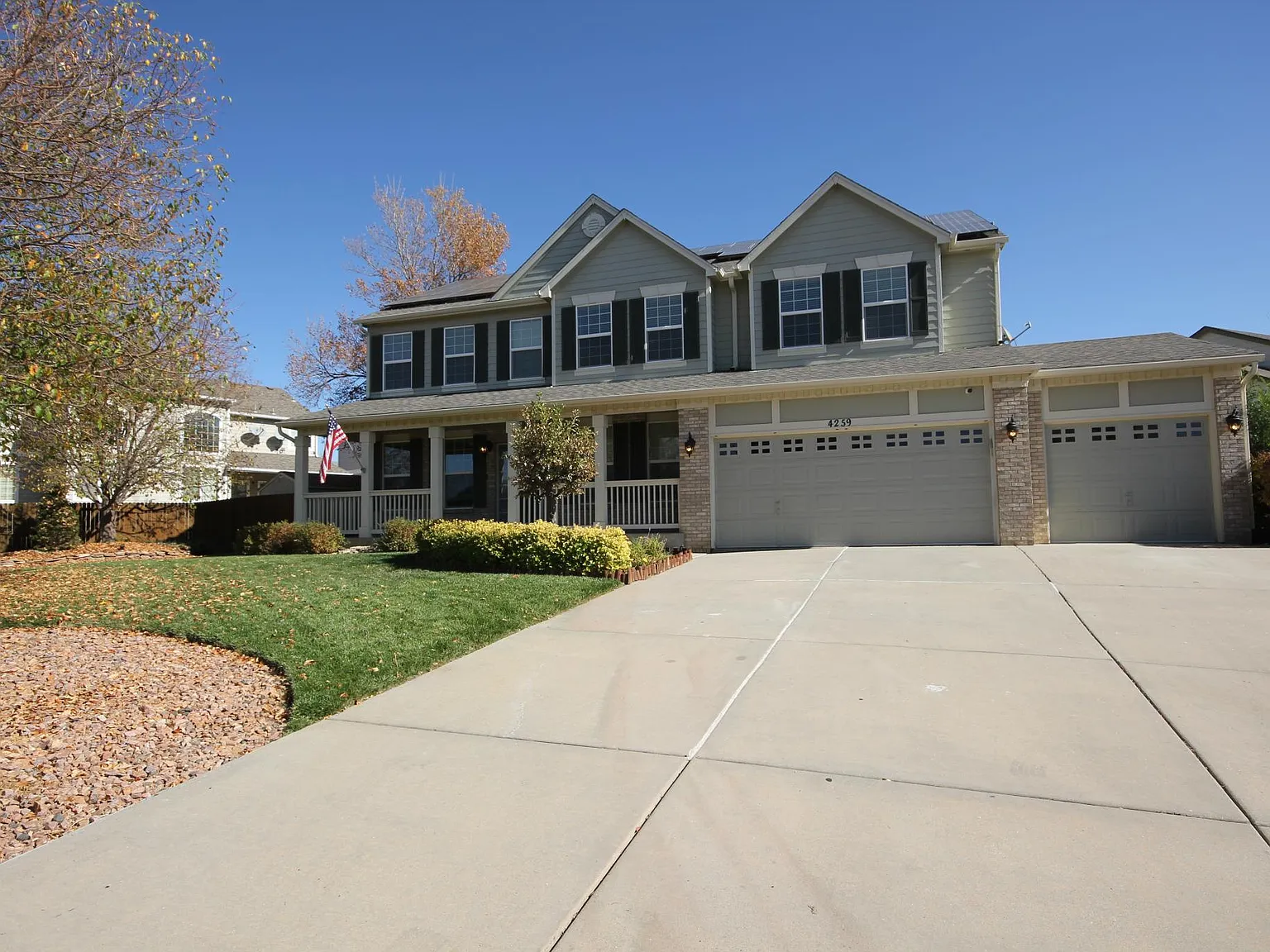 6 bed, 3.5 bath, 4282 sqft, $3,500 — Photo 2