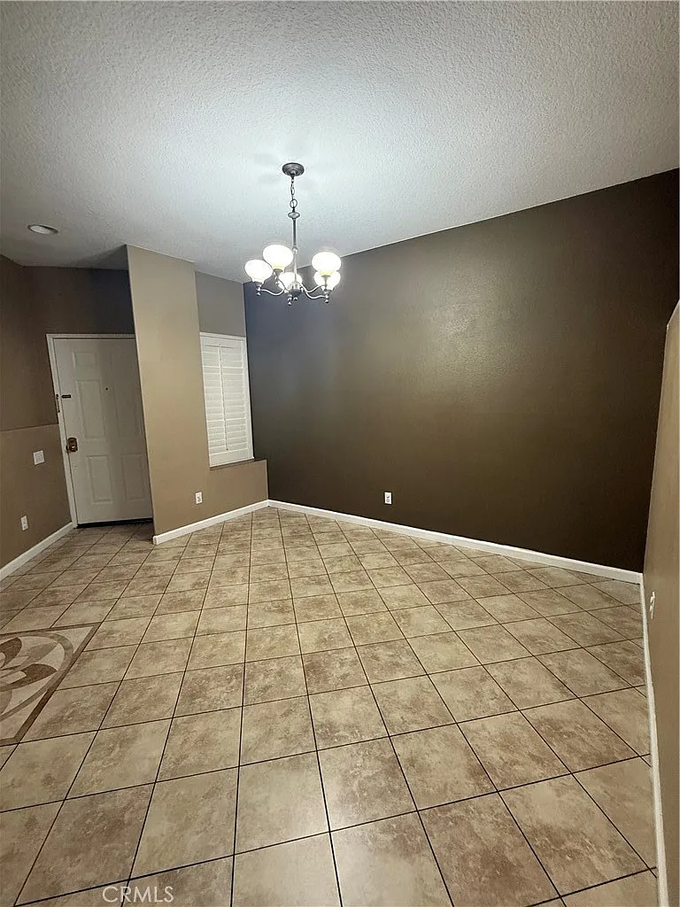 3 bed, 2.5 bath, 1554 sqft, $3,100 — Photo 2