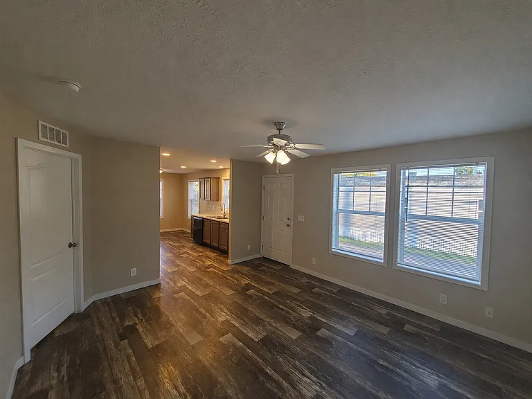 15 Starling Hill Dr #240 — Photo 2