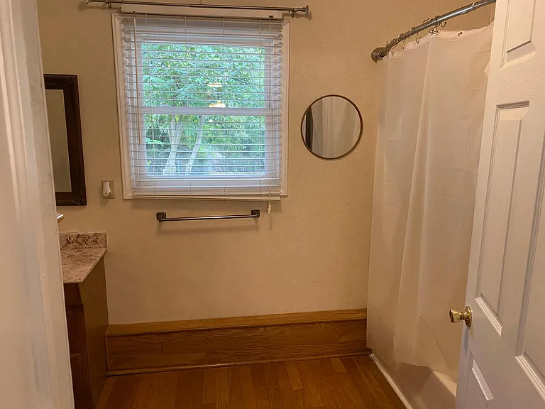 1343 S Battleground Ave — Photo 9