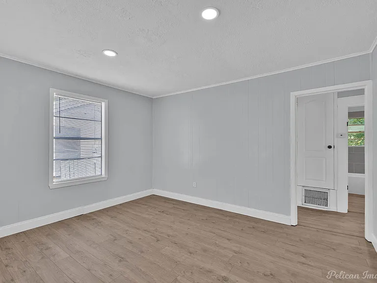2225 Nattin St — Photo 2