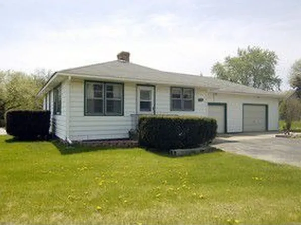 4017 Old Grand Ave, Gurnee, IL 60031