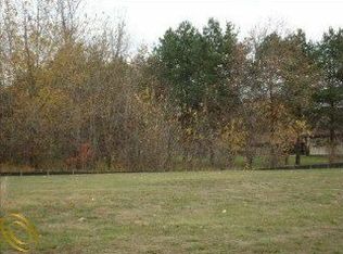 12955 Burgandy Dr, South Lyon, MI 48178