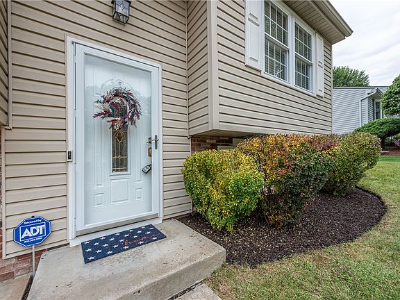 2nd image of 1933 Strawbridge Dr