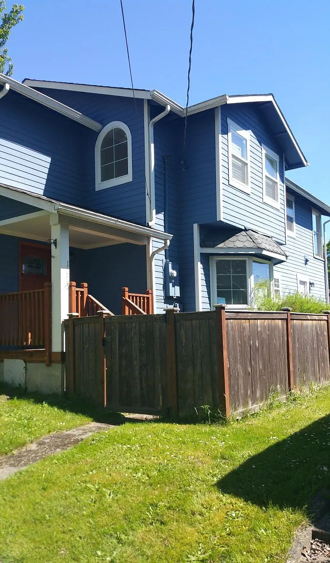 1003 Legion Way SE — Photo 2