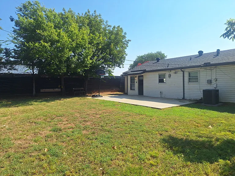 1225 Harrison Ln — Photo 24