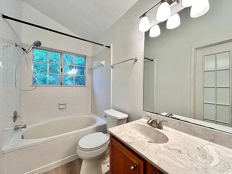 806 Minturn Ln — Photo 15