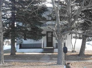 821 Rosebud Ave, Gregory, SD 57533