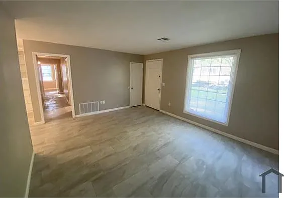 3540 Farwood Dr — Photo 3
