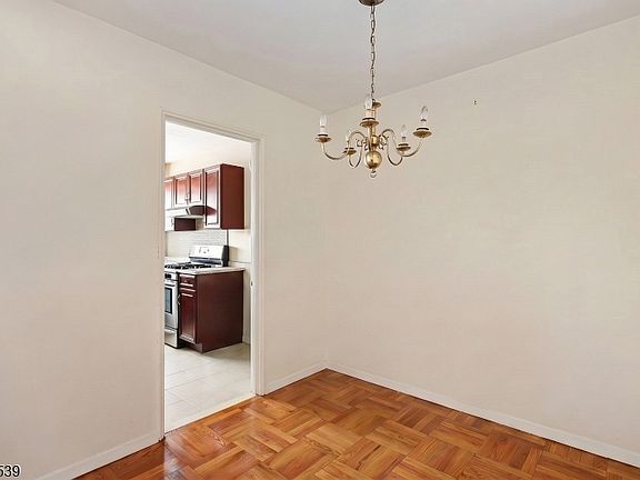 4th image of 415 Claremont Ave #1D