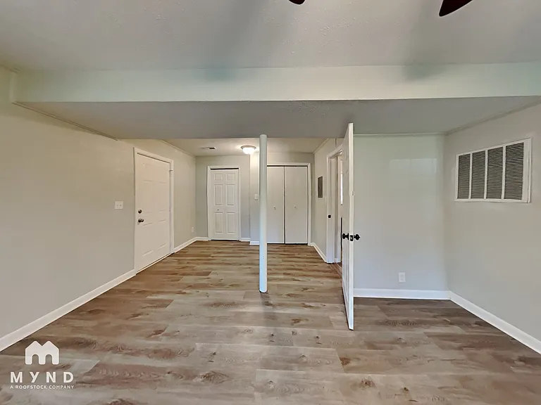 2901 Newark Dr — Photo 14