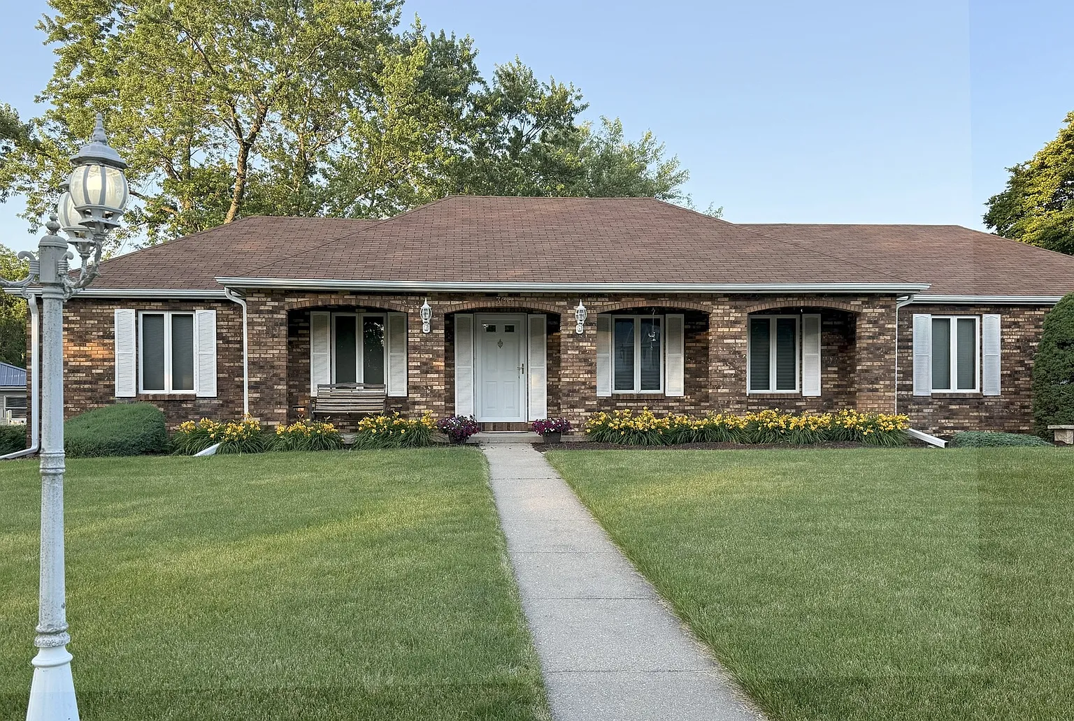 300 Fieldstone Ln photo 1