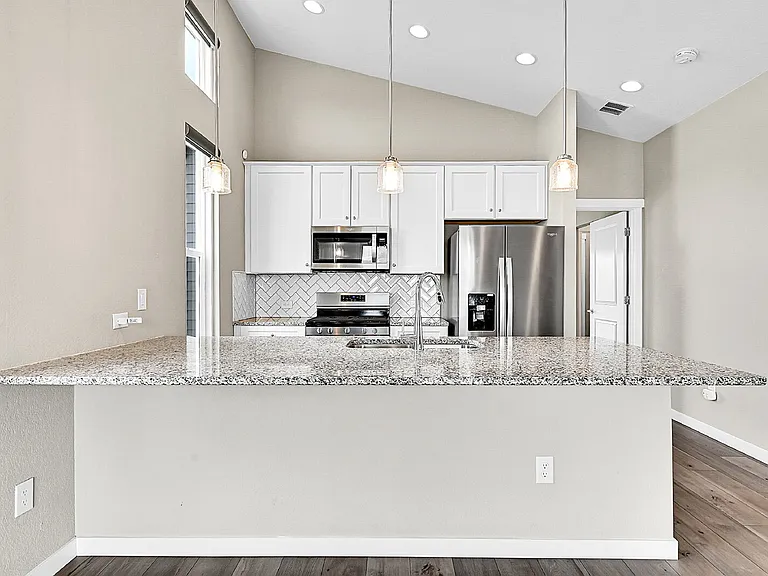 2407 Zorro Hts — Photo 8