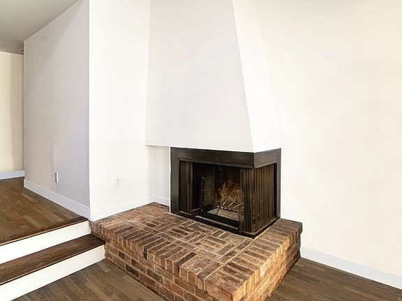 3rd image of 425 E 78th St APT 6G
