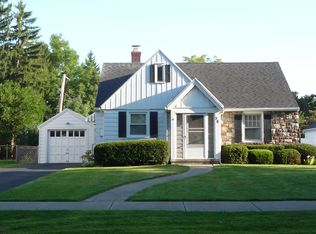 28 Sandymount Dr, Rochester, NY 14617