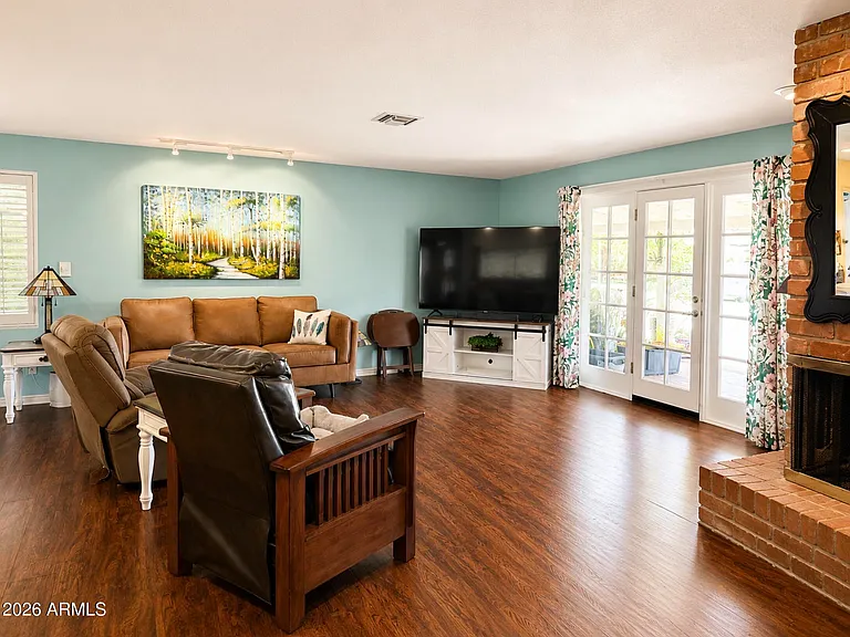 7026 E Sunnyside Dr — Photo 7
