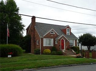 55 Argyle St, Cranston, RI 02920