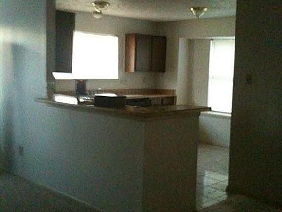 5th image of 1822 Grand Park Dr