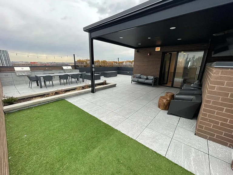 514 W Arlington Pl #801 — Photo 14