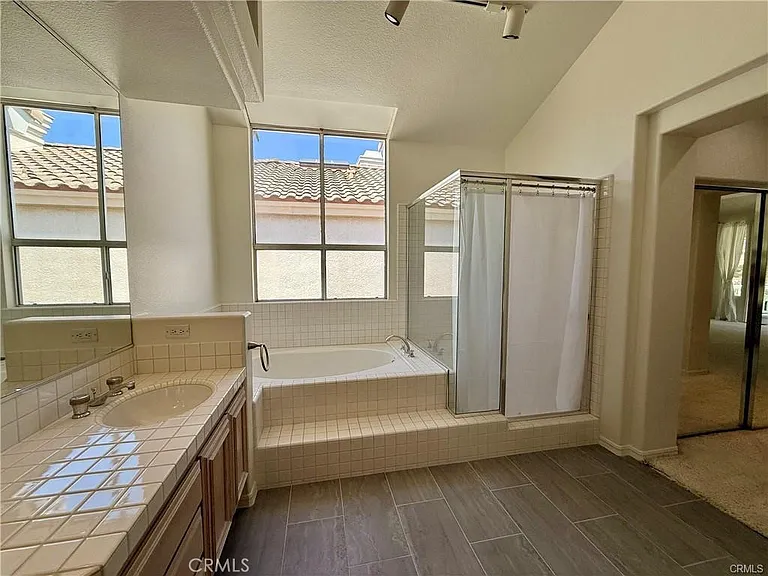 27461 Glenwood Dr — Photo 15