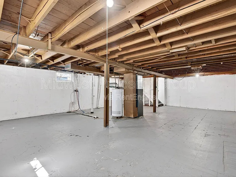 409 Shepley Dr — Photo 20