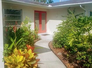 1570 Sandpiper St, Naples, FL 34102