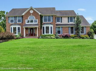11 Alex Dr, Farmingdale, NJ 07727