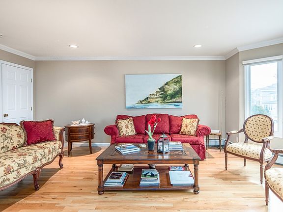 3rd image of 379 Nelson Ave