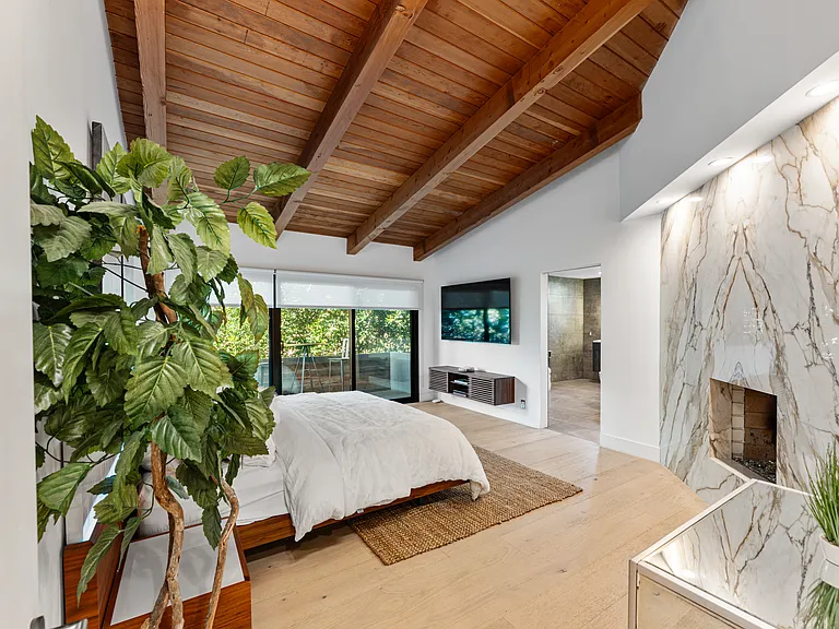 344 Arno Way — Photo 23