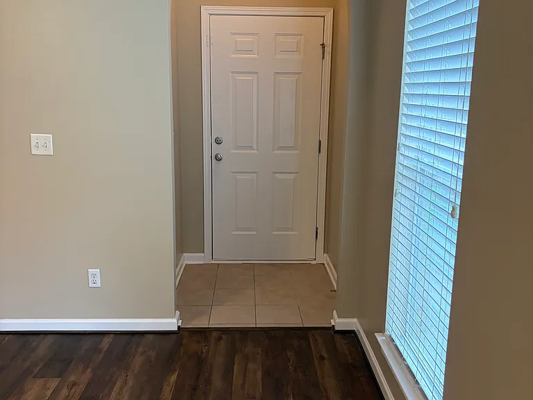145 Highview Cv — Photo 10