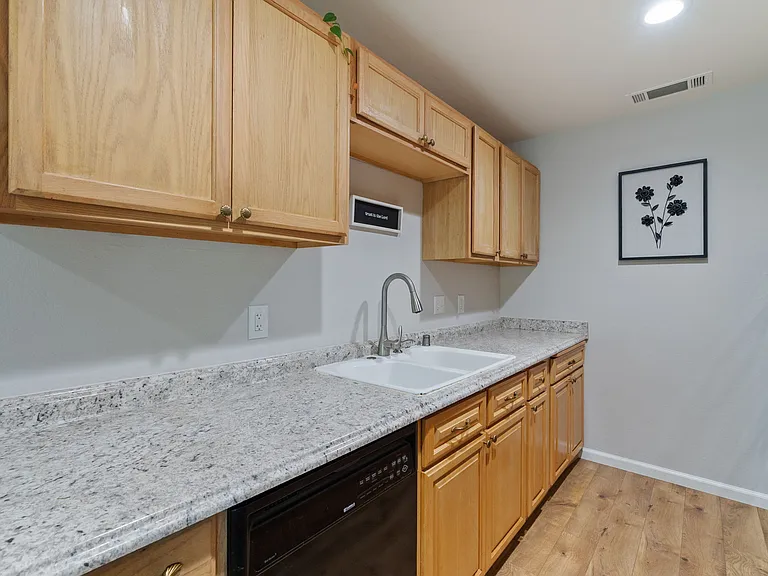 2384 Saturn Skyway — Photo 2