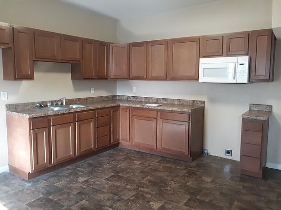 3rd image of 1101 W 1st St APT 3