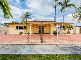 7935 NW 171st St, Hialeah, FL 33015