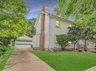 624 Lincoln Ave, Elgin, IL 60120