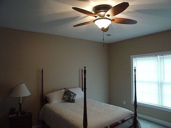3rd image of 213 Pine Dr