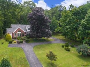 8 Joalyn Rd, New Paltz, NY 12561