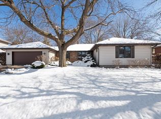 5620 W 99th St, Bloomington, MN 55437