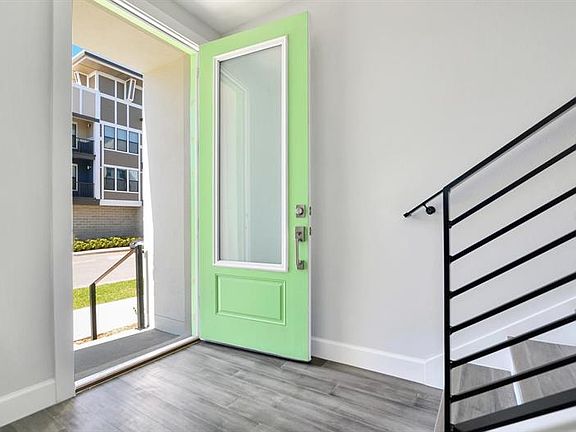 3rd image of 401 N Oregon Ave Unit 7