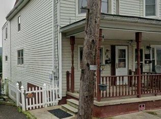 709 Seneca St, Pottsville, PA 17901