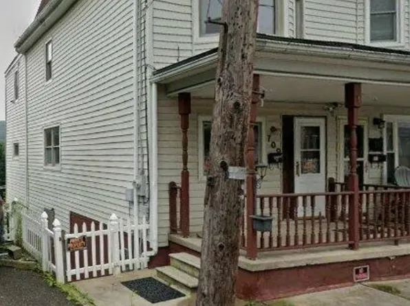 709 Seneca St, Pottsville, PA 17901