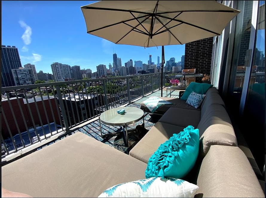 300 SF balcony and skyline views