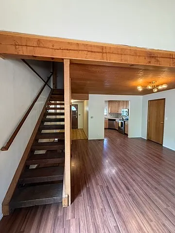 3 bed, 1312 sqft, $3,500 — Photo 2