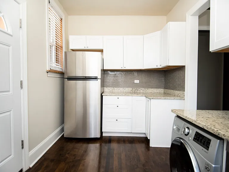312 Lee St #3 — Photo 3