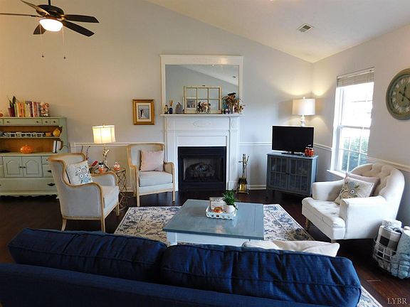 5th image of 405 Fleetwood Dr