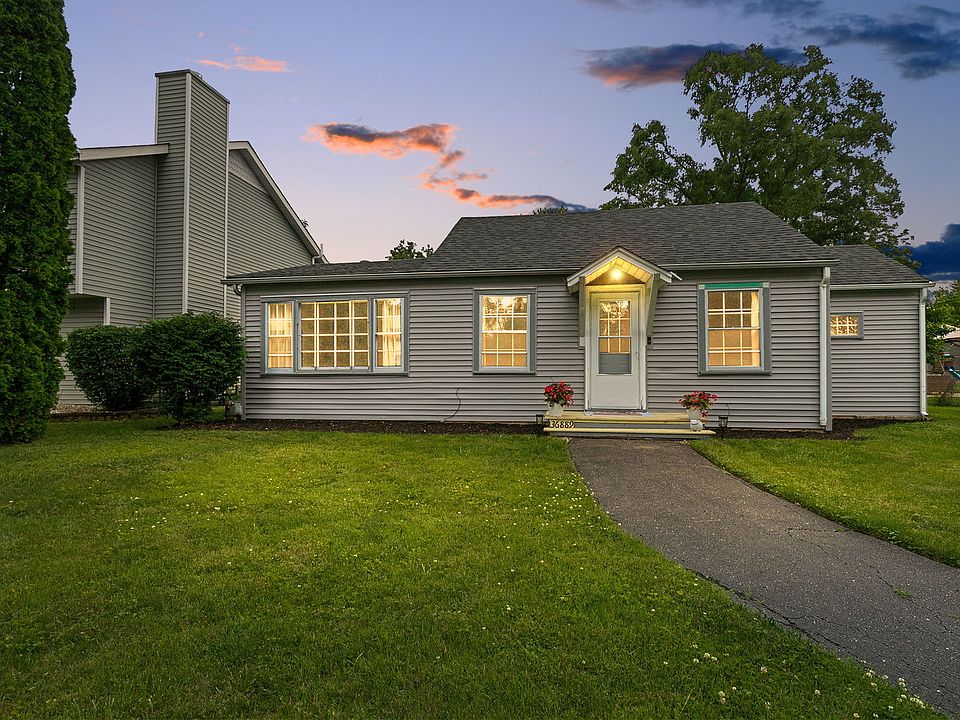 1st image of 36889 N Oakwood Dr
