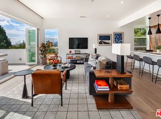 855 1/2 Hyperion Ave, Los Angeles, CA 90029