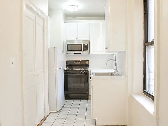 4th image of 111 W 16th St APT 3H